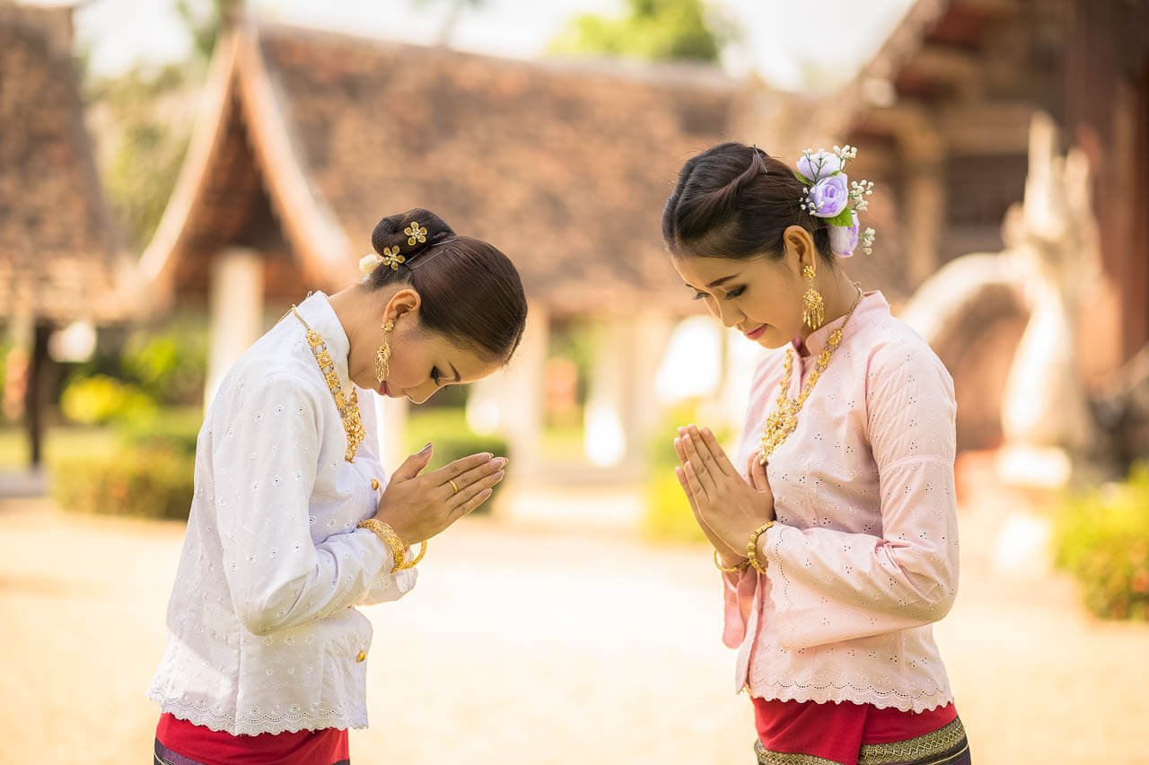 thailand-greeting-how-to-wai-2